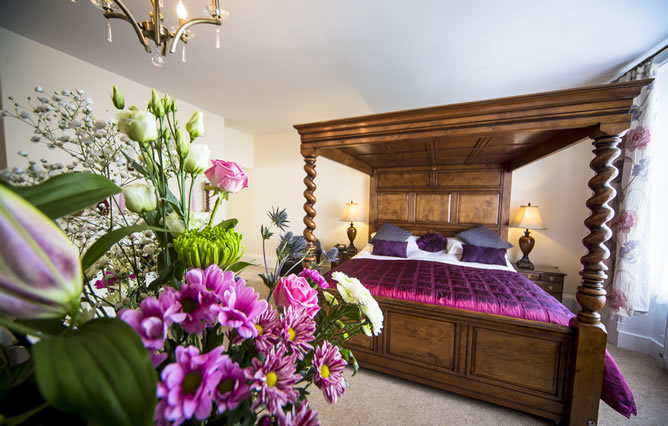 Black Jack Four Poster Queen Suite Boy Inn - Black Four Poster Bed Queen Black Jack Four Poster Queen Suite Boy Inn - Black Four Poster Bed Queen